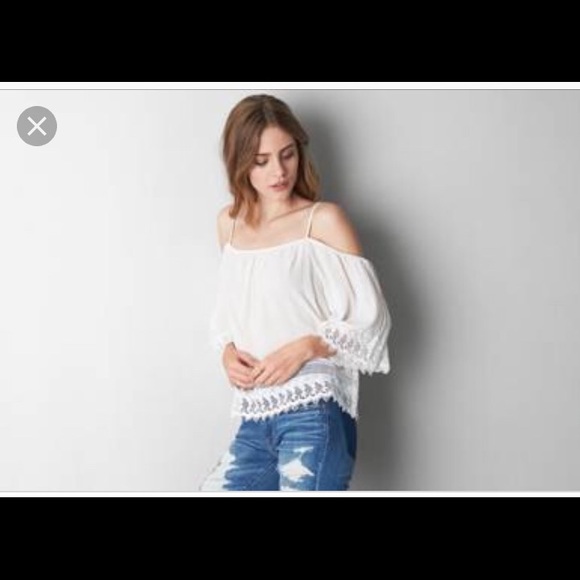 Off the shoulder American Eagle blouse - Picture 1 of 3